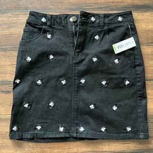 NWT cakeworthy disney mickey skirt, size 6 boxlunch